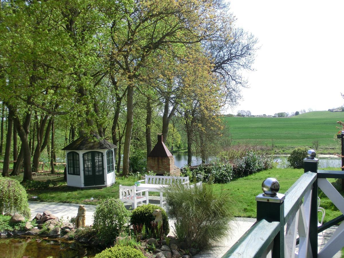 Domane Neu Gaarz Hostel Kültér fotó