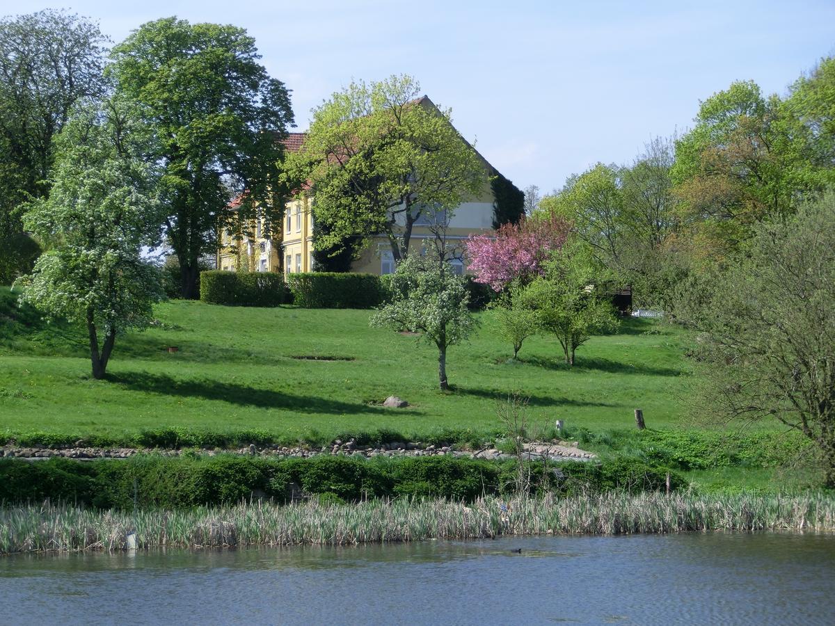 Domane Neu Gaarz Hostel Kültér fotó